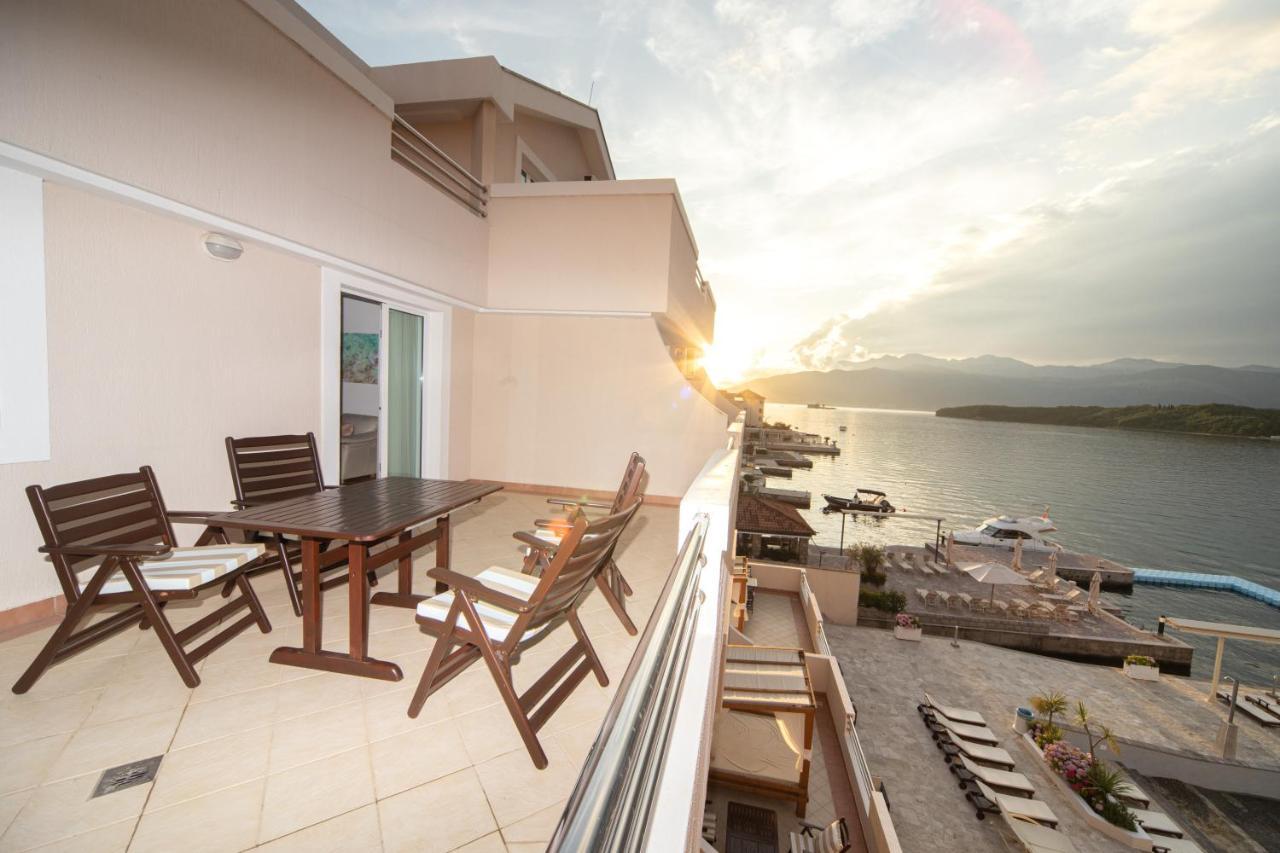 Apartments Adeona Tivat Ngoại thất bức ảnh