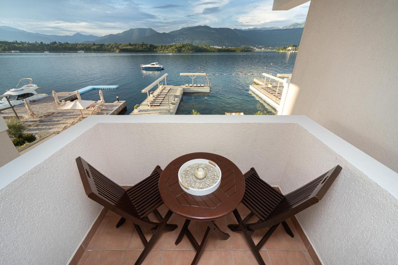 Apartments Adeona Tivat Ngoại thất bức ảnh